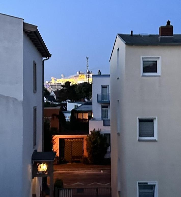 Villa Zur Duene Warnemuende à Rostock Extérieur photo
